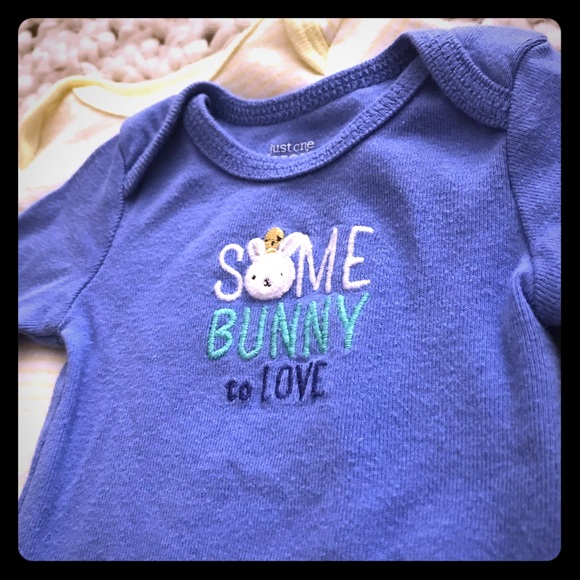 New born Onesies set of 4 - Picture 1 of 3